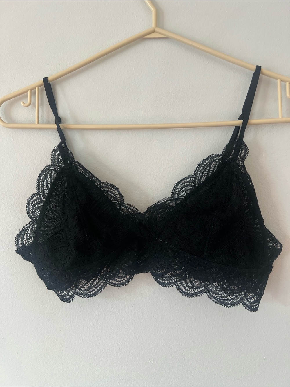 Talula Black Scalloped Lace Bralette Bra Women’s Small S Aritzia Romantic